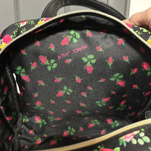 Betsey Johnson Black Floral Makeup Bag - Picture 9 of 11
